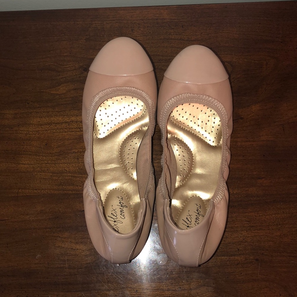 nude ballerina shoe